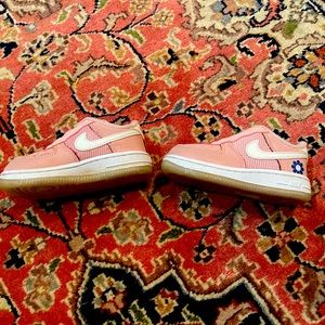 Nike Firce one toddler sneakers pink /floral detail size 7